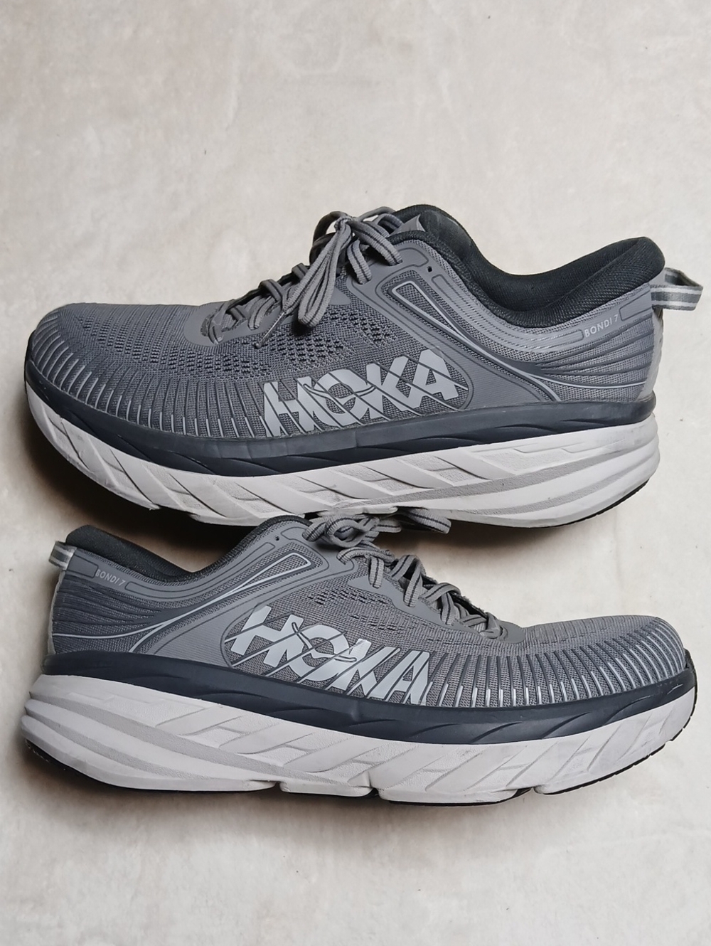 HOKA One One Bondi 7 Gray Running Shoes Size 10.5 2E Mens